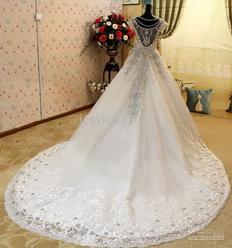 cathedral-train-wedding-gowns-98-6 Cathedral train wedding gowns