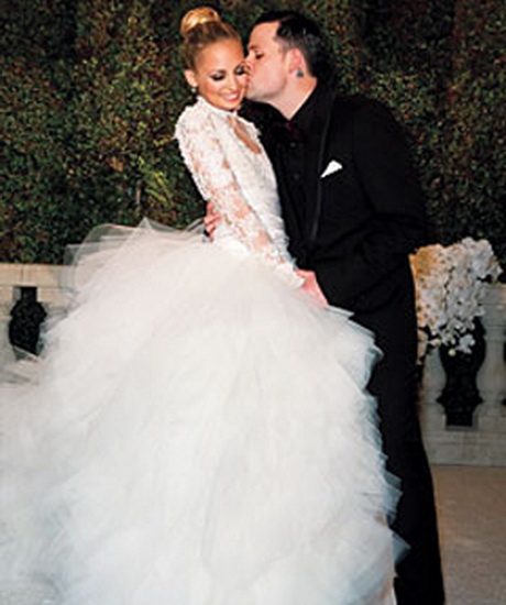 ivanka-trump-wedding-dresses-97-16 Ivanka trump wedding dresses