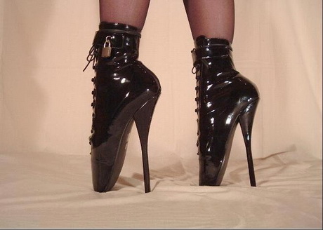 lady-gaga-high-heels-17-11 Lady gaga high heels