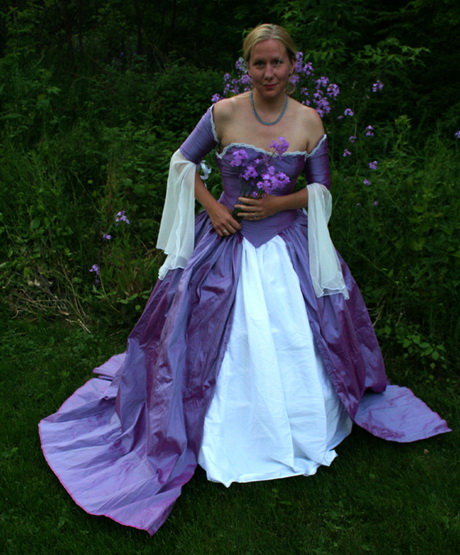 medieval-bridesmaid-dresses-42-2 Medieval bridesmaid dresses