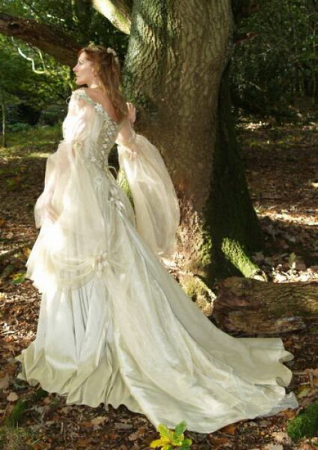 medieval-bridesmaid-dresses-42-6 Medieval bridesmaid dresses