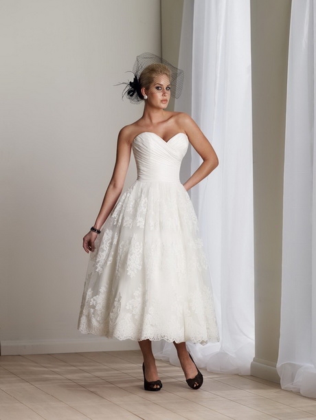 short-lace-wedding-dress-93-16 Short lace wedding dress