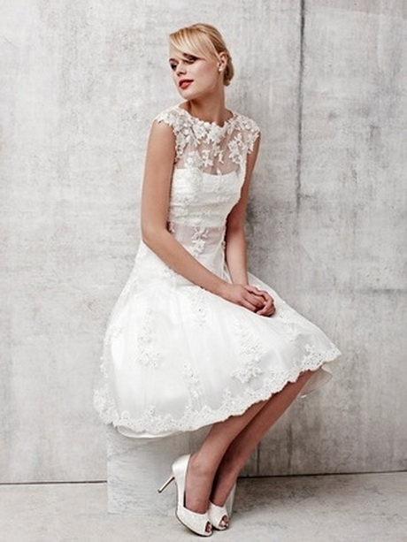 short-lace-wedding-dress-93-5 Short lace wedding dress