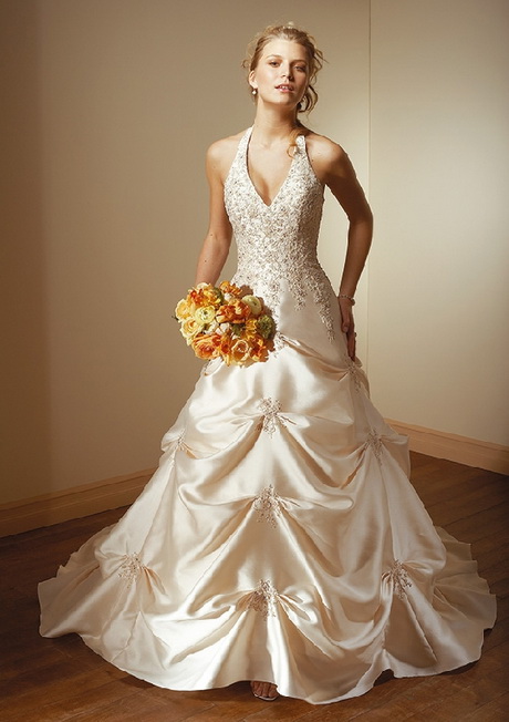 wedding-gowns-for-mature-brides-66 Wedding gowns for mature brides