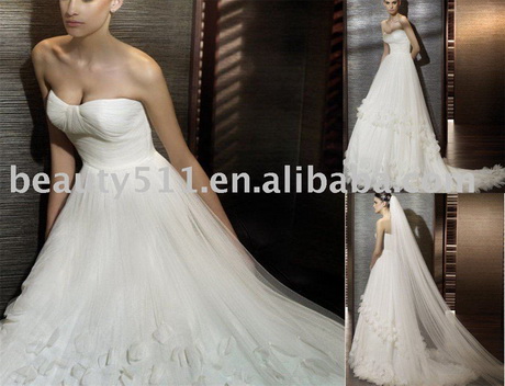 wedding-gowns-with-long-trains-49-12 Wedding gowns with long trains