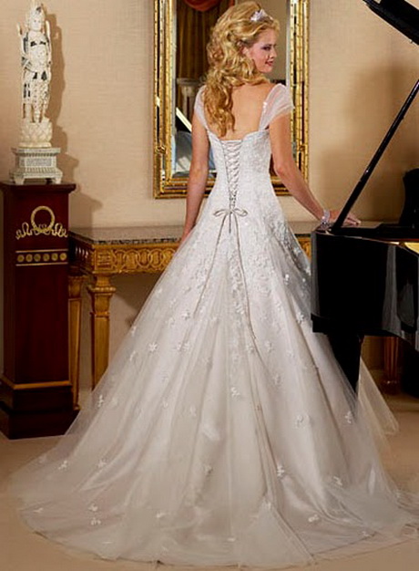 wedding-dresses-for-mature-women-08-19 Wedding dresses for mature women