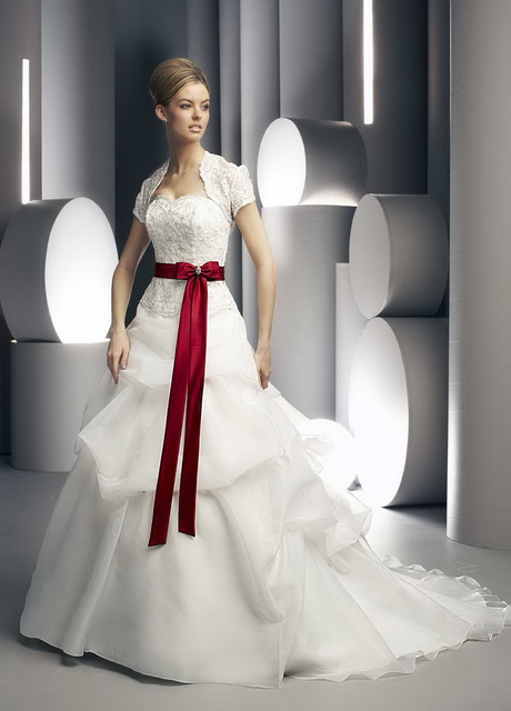 white-and-red-wedding-dresses-94-13 White and red wedding dresses