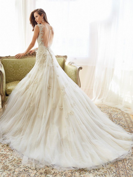 designer-bridal-gowns-2015-26-17 Designer bridal gowns 2015