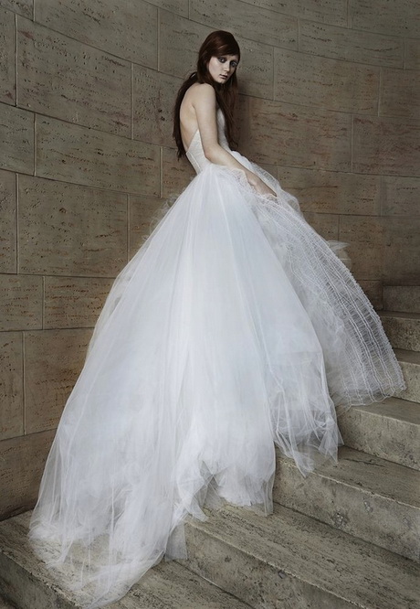 vera-wang-wedding-gowns-2015-24-10 Vera wang wedding gowns 2015