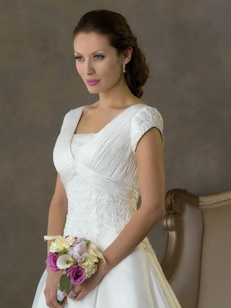 wedding-dresses-with-short-sleeves-07_7 Wedding dresses with short sleeves