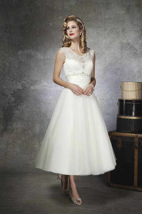 simple-short-wedding-dress-34_14 Simple short wedding dress