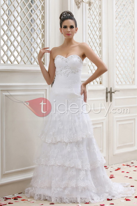 tiered-lace-wedding-dress-12_10 Tiered lace wedding dress