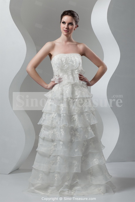 tiered-lace-wedding-dress-12_17 Tiered lace wedding dress