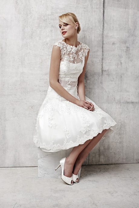 classic-lace-wedding-dress-67_11 Classic lace wedding dress