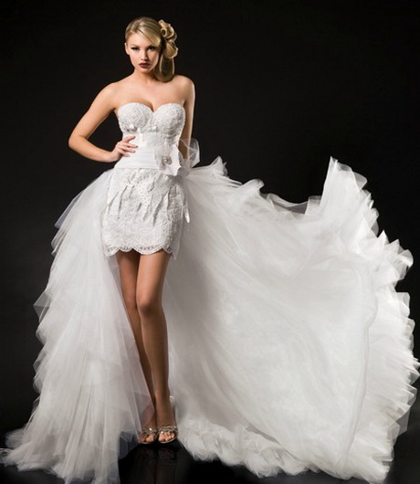 Short wedding dress with long train