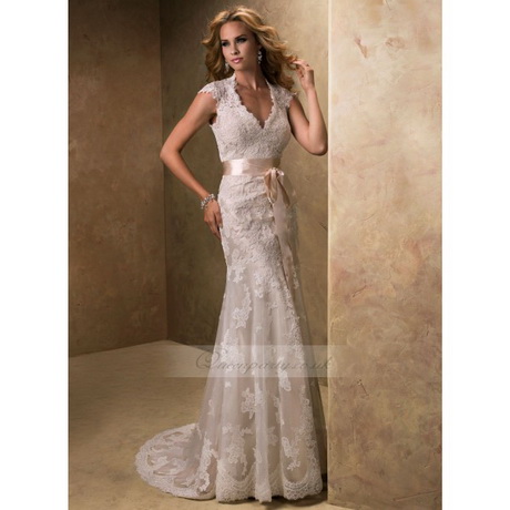 slim-lace-wedding-dress-81_11 Slim lace wedding dress