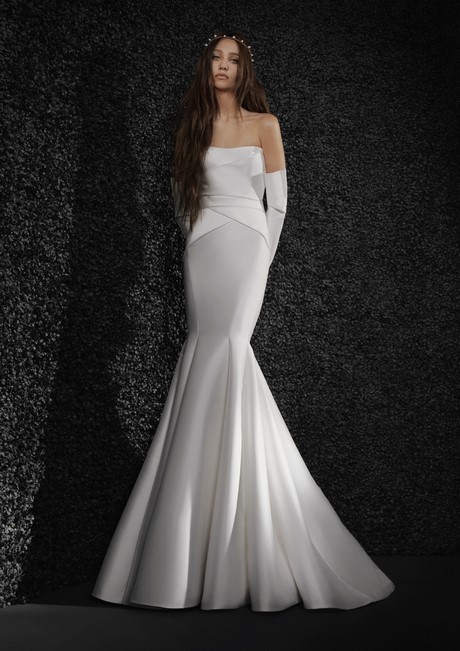 vera-wang-wedding-gowns-2022-02_11 Vera wang wedding gowns 2022