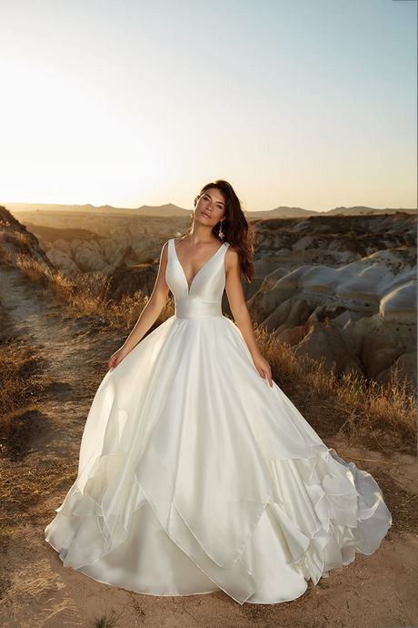 wedding-gown-designs-2022-48_6 Wedding gown designs 2022