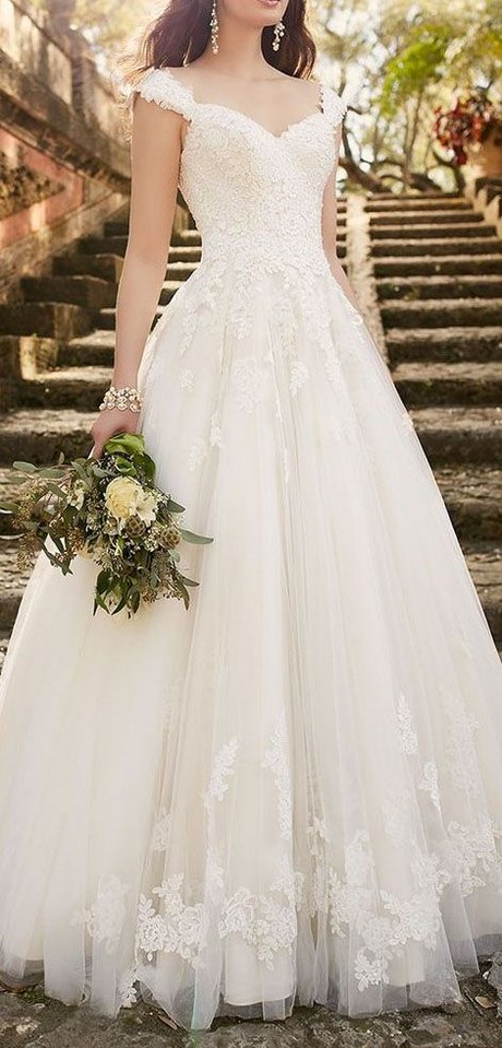 Best Wedding Dress Photo Ideas  Don t miss out 