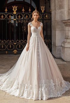 unique-wedding-gowns-2019-20_3 Unique wedding gowns 2019