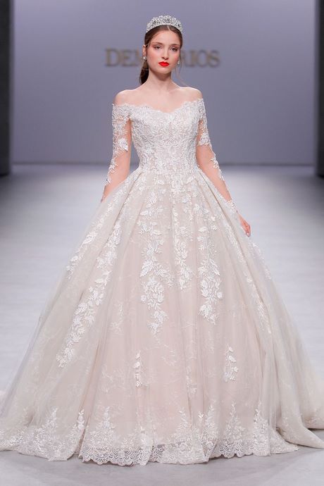 wedding-dresses-runway-2020-45_7 Wedding dresses runway 2020