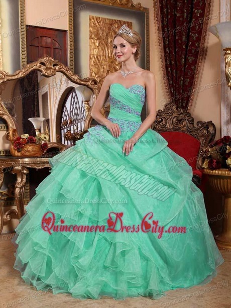 green-15-dresses-21_15 Green 15 dresses