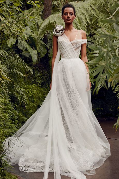 best-designer-wedding-dresses-2020-31_17 ﻿Best designer wedding dresses 2020