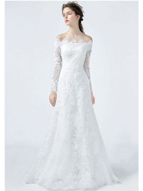 lace-fitted-wedding-dress-with-sleeves-02_10 ﻿Lace fitted wedding dress with sleeves