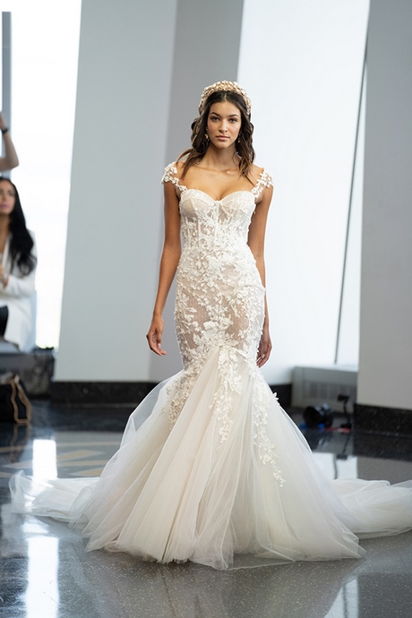 unique-wedding-gowns-2020-53_16 ﻿Unique wedding gowns 2020