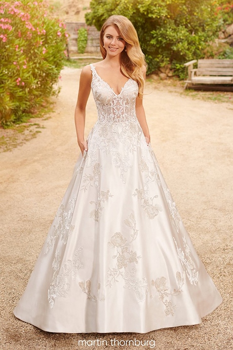 wedding-dress-trend-2021-78_14 Wedding dress trend 2021