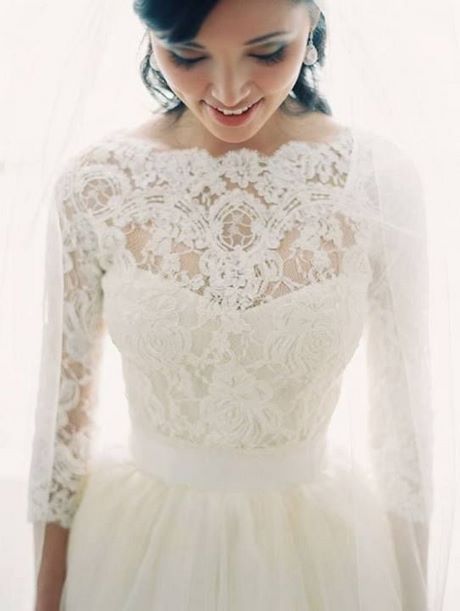 lace-sleeve-wedding-dress-vera-wang-12_16 Lace sleeve wedding dress vera wang