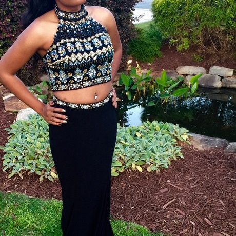 two-piece-black-and-gold-prom-dress-58_18 Two piece black and gold prom dress