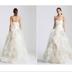 vera-wang-designer-wedding-dresses-28_16 Vera wang designer wedding dresses