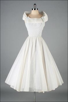 vintage-style-white-dress-36_13 Vintage style white dress