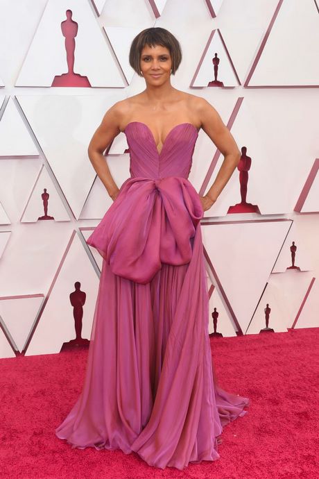 halle-berry-2022-oscar-dress-06_12 Halle berry 2022 oscar dress