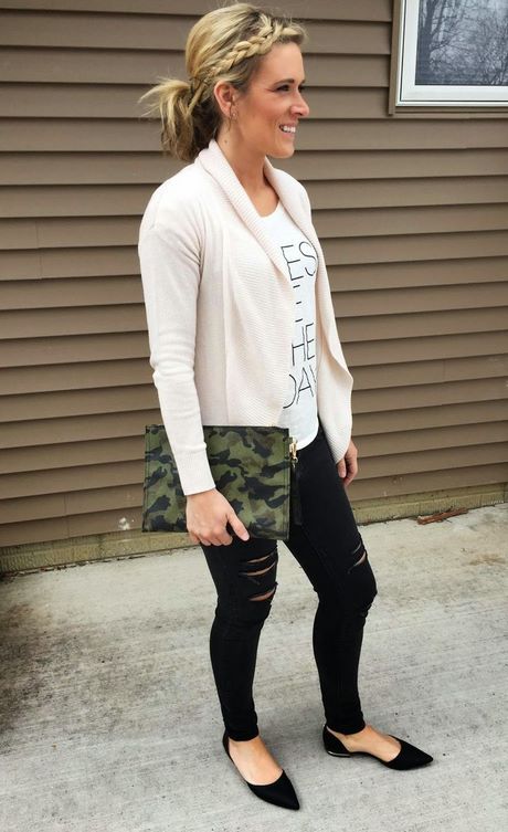 basic mom outfit