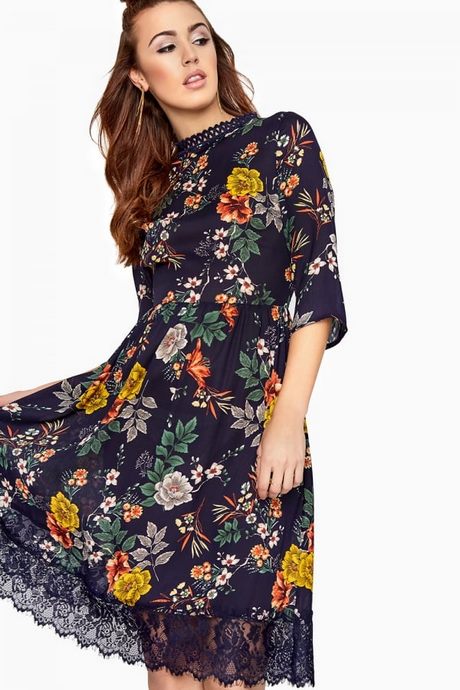 midi-lace-dress-with-sleeves-54_5 Midi lace dress with sleeves