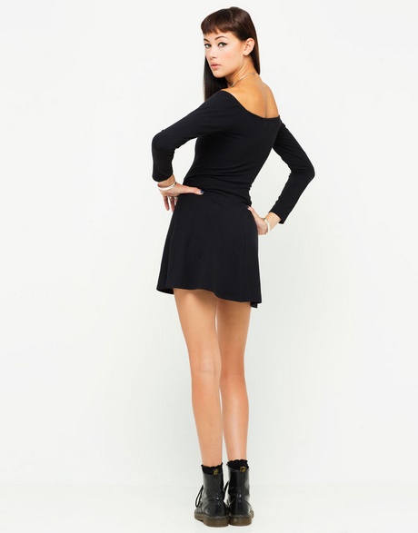 black-skater-dress-with-sleeves-38_17 Black skater dress with sleeves