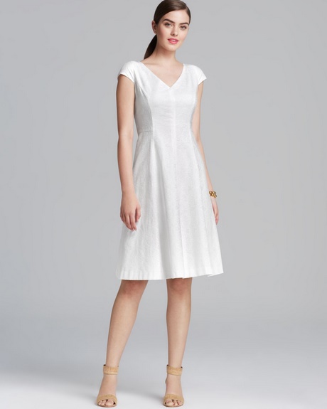 white-dress-with-cap-sleeves-25_5 White dress with cap sleeves