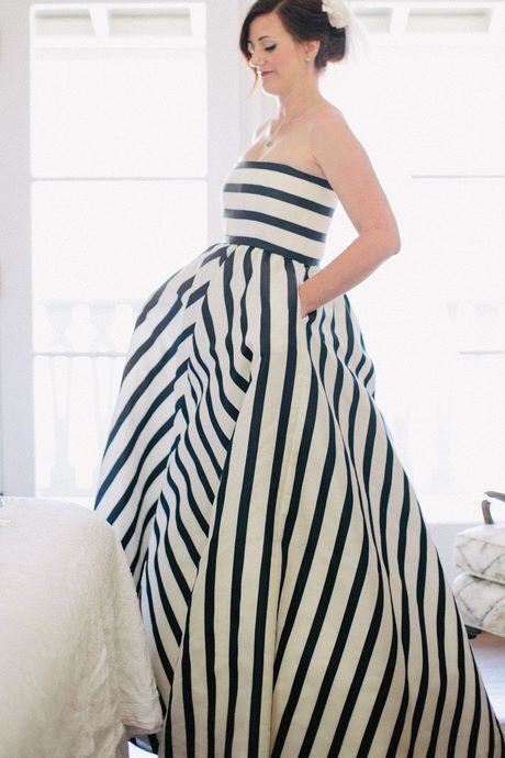 black-and-white-striped-wedding-dress-01_16 Black and white striped wedding dress