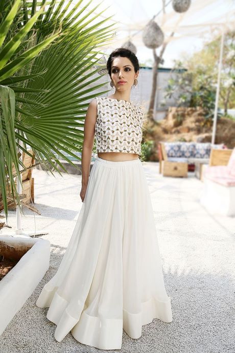 simple-crop-top-with-long-skirt-93_12 Simple crop top with long skirt