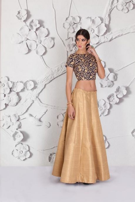 simple-crop-top-with-long-skirt-93_17 Simple crop top with long skirt