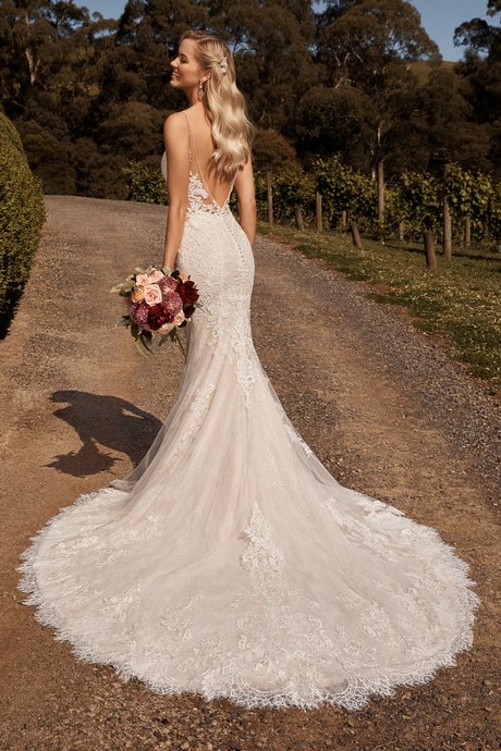 strapless-fit-and-flare-wedding-dress-84_10 Strapless fit and flare wedding dress