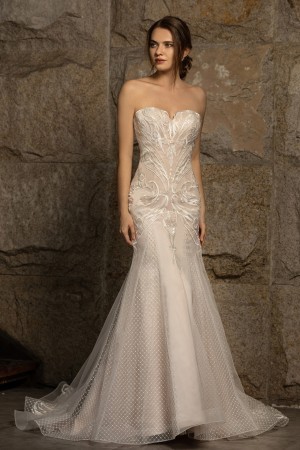 strapless-fit-and-flare-wedding-dress-84_17 Strapless fit and flare wedding dress