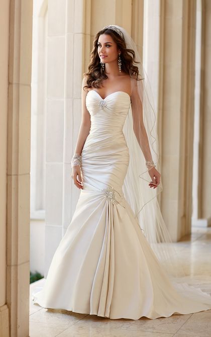 strapless-fit-and-flare-wedding-dress-84_2 Strapless fit and flare wedding dress