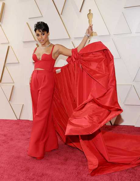 oscars-2022-red-carpet-looks-23_11 Oscars 2022 red carpet looks