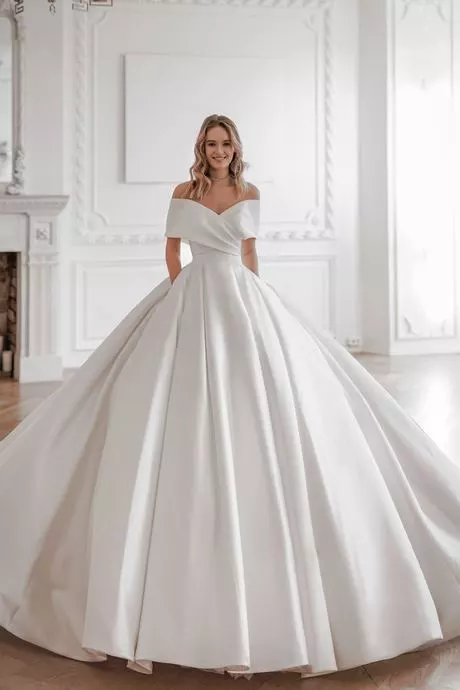satin-wedding-gowns-2023-87_5-16 Satin wedding gowns 2023