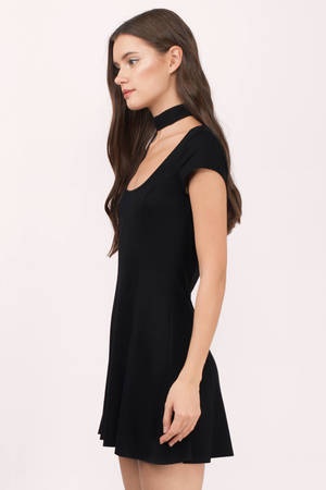 short-sleeve-black-skater-dress-72_6 Short sleeve black skater dress