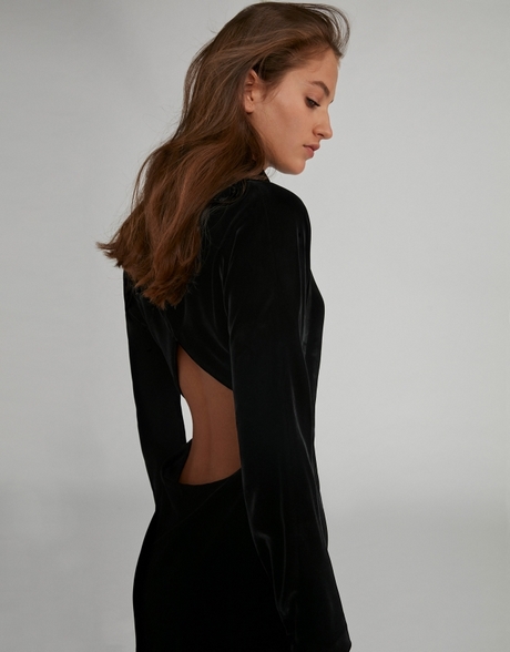 long-sleeve-black-velvet-dress-04_10 Long sleeve black velvet dress