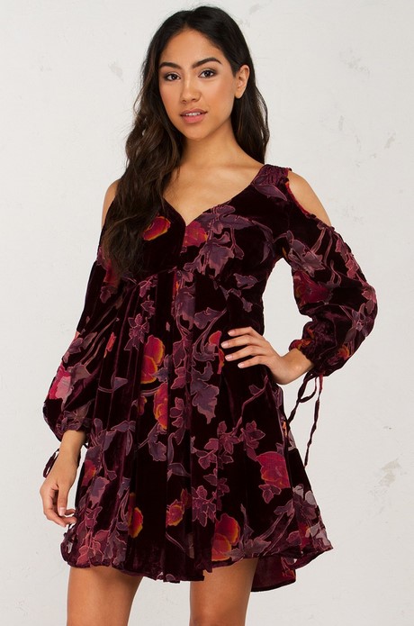 red-long-sleeve-velvet-dress-35_6 Red long sleeve velvet dress